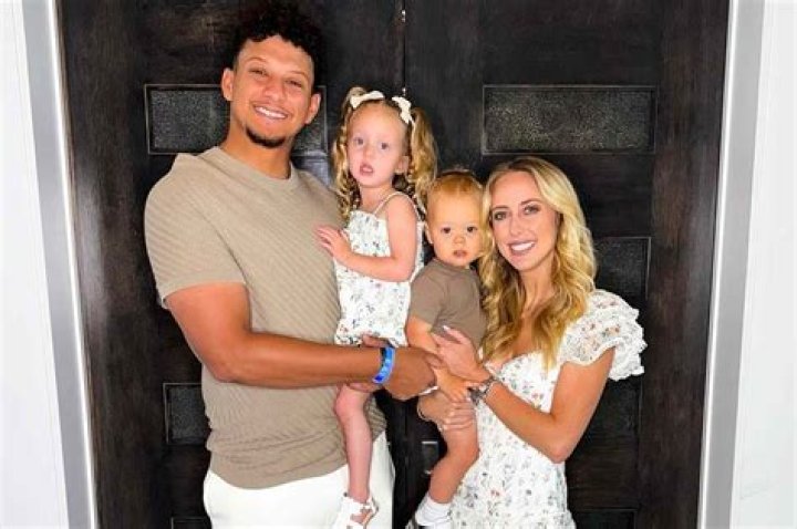 Patrick Mahomes And Wife Brittany Enjoy Sunny Offseason Vacation In