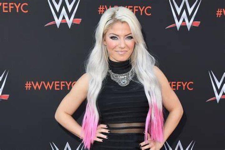 PHOTO Alexa Bliss' Baby Bump Is Hot AF