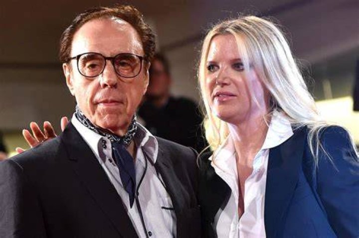 Pictures of Louise Stratten