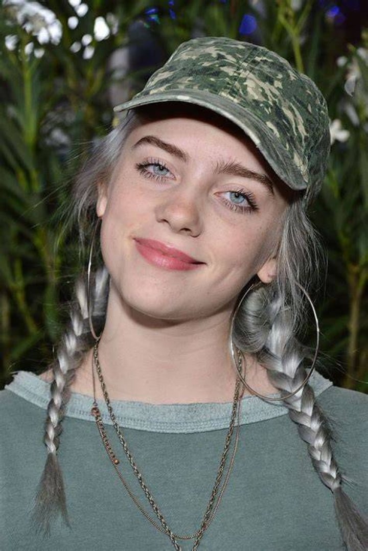 Pin en Celebrity Photo Shoots