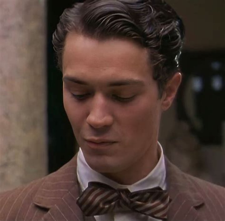 Pin en Christian Coulson