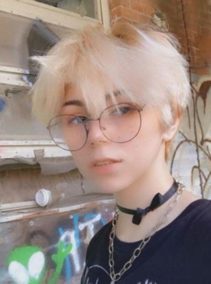 Pixie Cut Femboy Femboy What Is The Definition Femboy Tebar basah