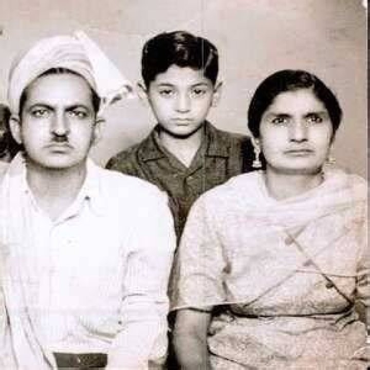 Ravi Shastri Family With Parents, Wife, & Daughter Bollywood Gallery
