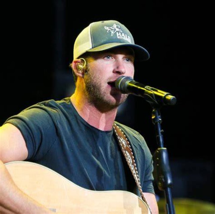 Riley Green Takes Fans Home to Alabama On His 'Behind the Bar' EP