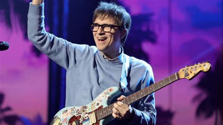 Rivers Cuomo Pitches New App to Weezer Fans &ldquo;Tired of Spotify&rdquo; Weezify