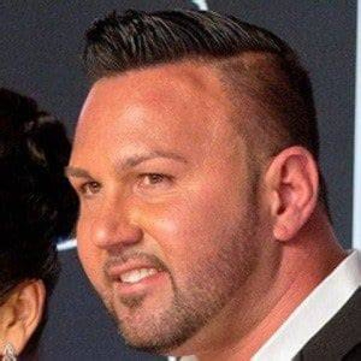 Roger Mathews Age 43 & Wife Filed For Divorce, Split Reason & Details!