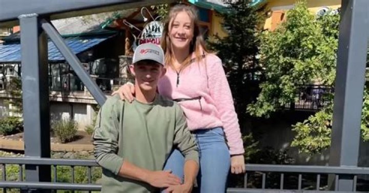 Rosanna Miller and Johnny Detweiler Is the Return to Amish Couple
