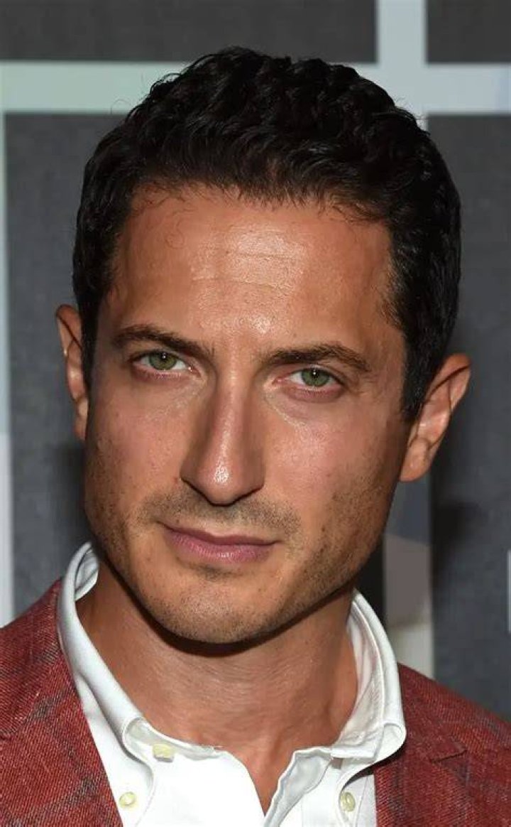 Sasha Roiz Ethnicity of Celebs What Nationality Ancestry Race