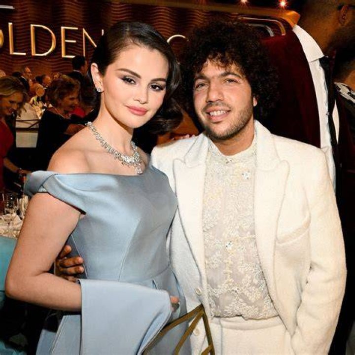 Selena Gomez Movie Date with Pregnant Mom Mandy! Photo 2883393