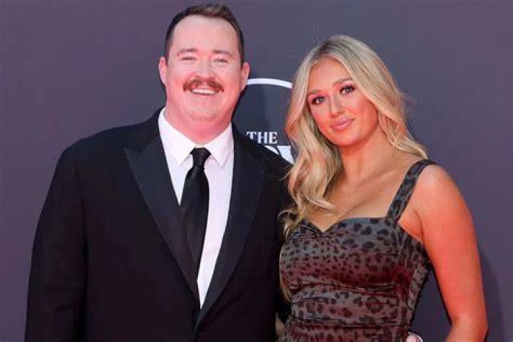 Shane Gillis Girlfriend Who Is He Dating Now? Whizzherald