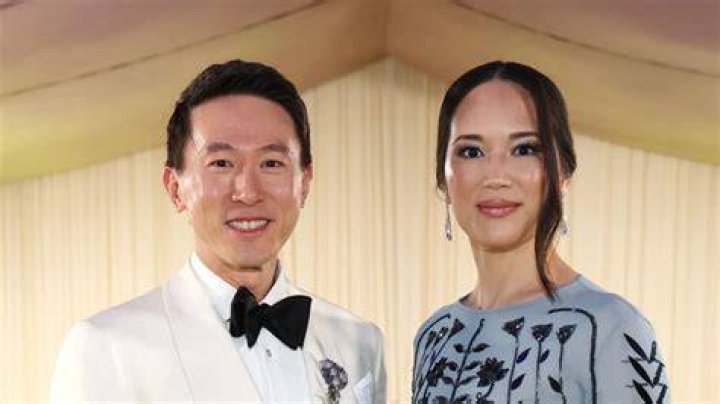 Shou Zi Chew Wife Biography of Vivian Kao EducationWeb