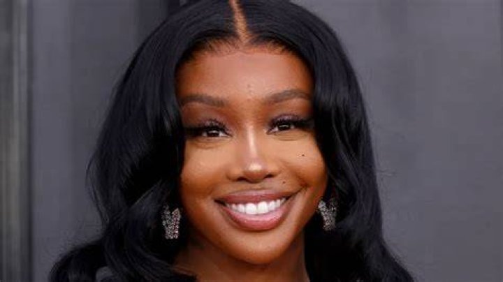 SZA Net Worth, Age, Biography, Profession, Family, Husband, and Many