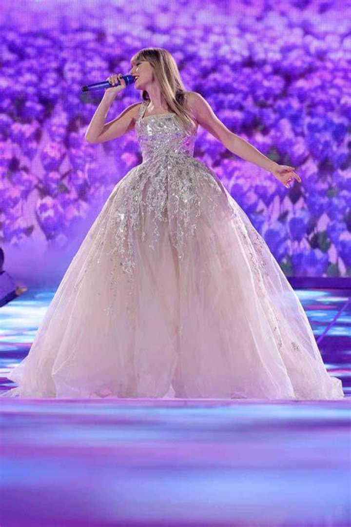 Taylor Swift Rewears the Designer Who Made Her Original &lsquo;Speak Now
