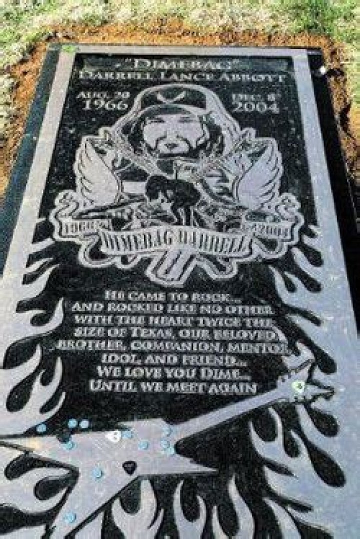The grave of Darrell Lance “Dimebag” Abbott. r/CemeteryPorn