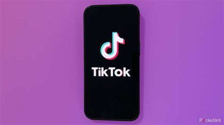 TikTok's tallest family reveals the strange things people say