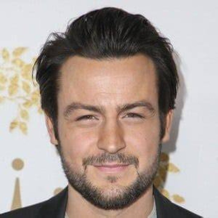 Tyler Hynes Biography, Age, Height, Girlfriend mrDustBin