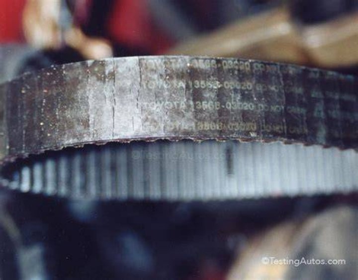 What does a timing belt sound like when broken?