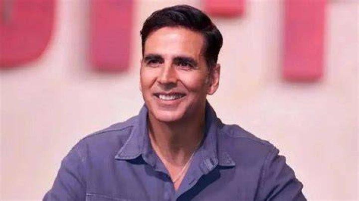 What time Akshay Kumar sleeps?