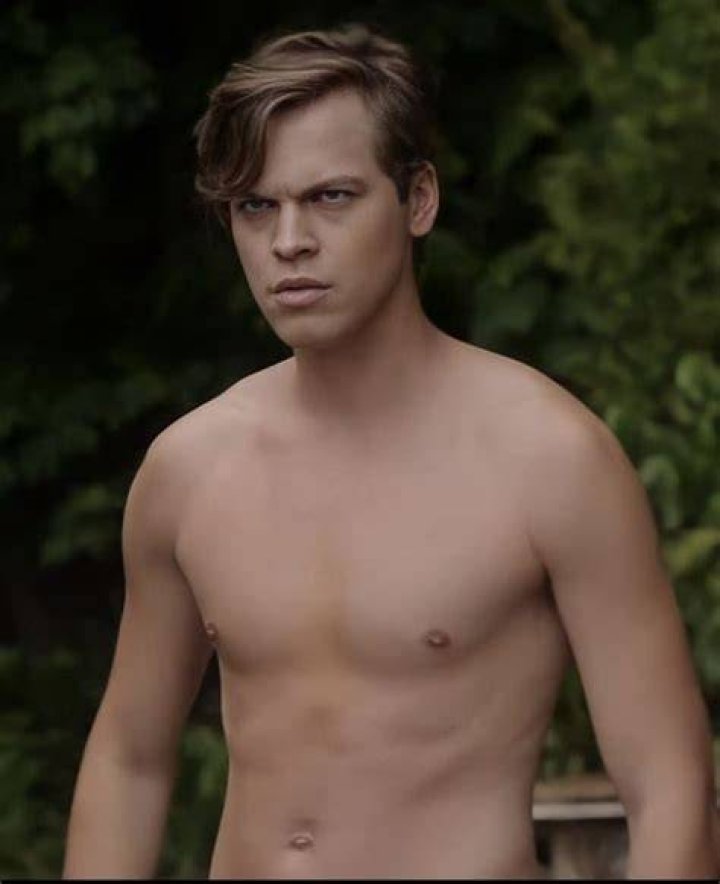 Who is Alexander Calvert's Wife? Is He Married? The Little Facts